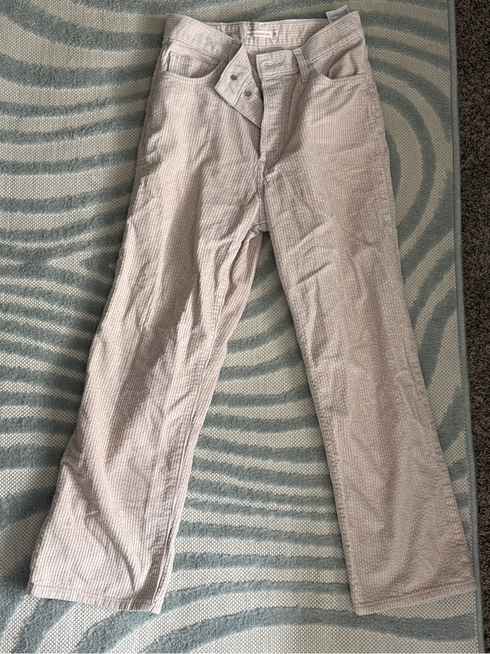 Levi’s Women’s Straight Ankle Corduroy size 28 pebble cement
